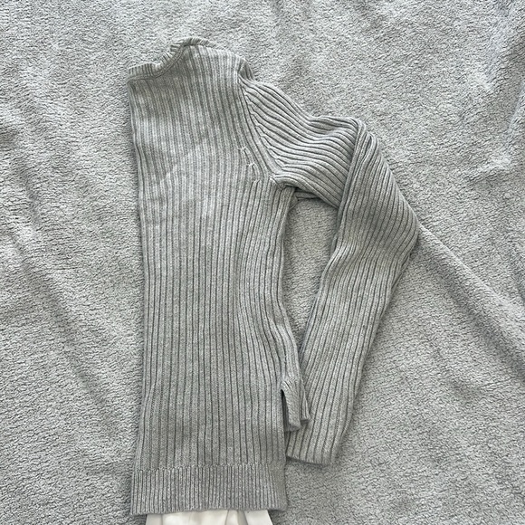 Women’s RW&co preloved cable sweater - Picture 4 of 7